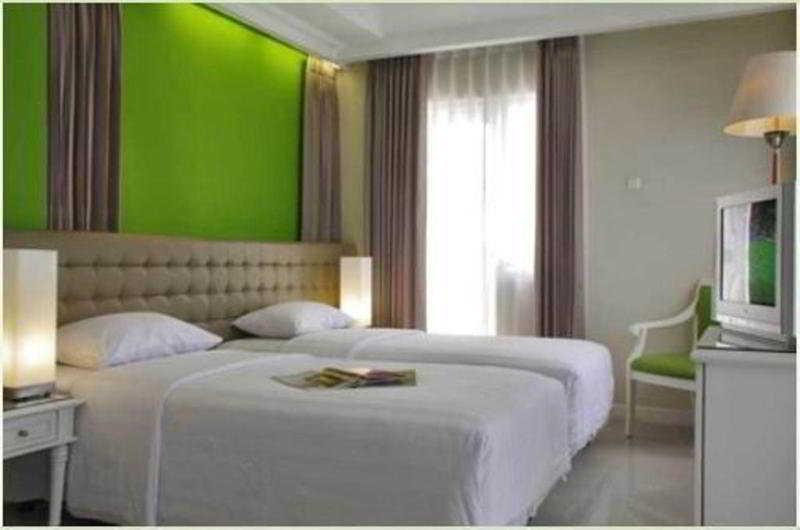 Ciputra Golf, Club & Hotel Surabaya Kamer foto