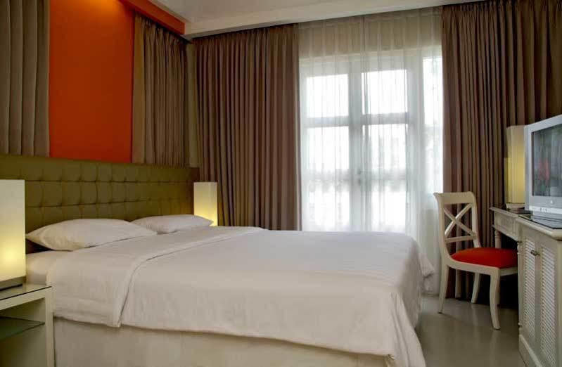 Ciputra Golf, Club & Hotel Surabaya Buitenkant foto